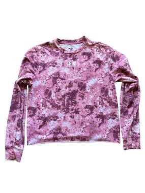 M Women’s Underarmour long sleeve active wear gym top